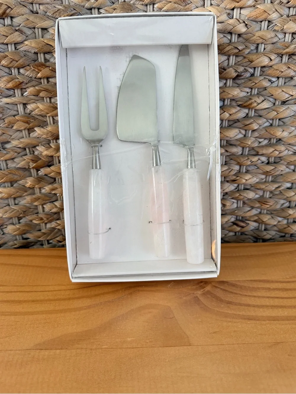 NEW Terrain 3 PCS Cheese Knives Rose Quartz Never Used